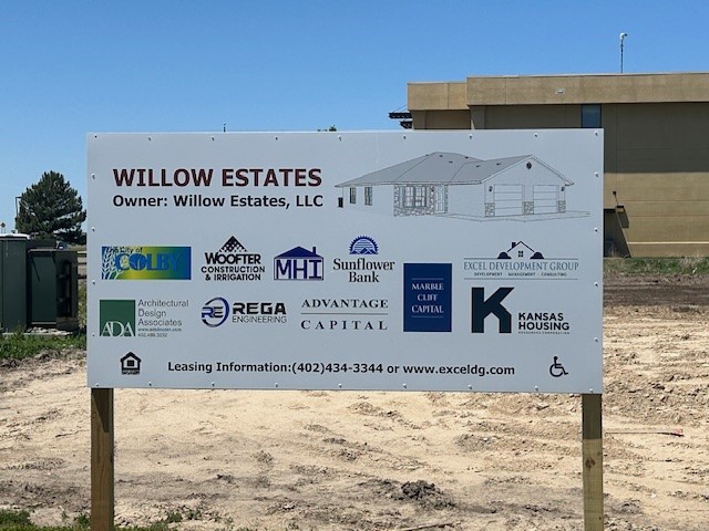 financing sign at construction site featuring Sunflower Bank
